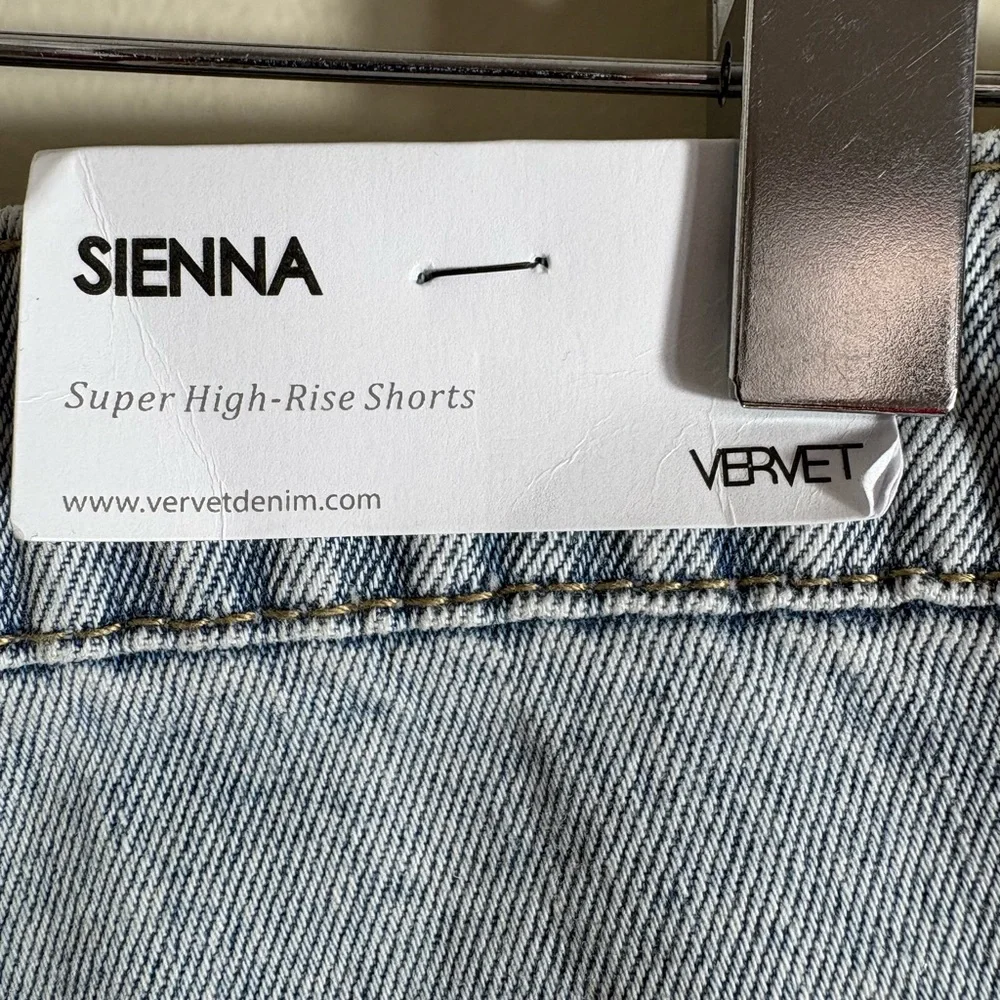 Vervet Sienna Super High Rise Distressed Denim Shorts Frayed Hem Light Wash L - Picture 7 of 10